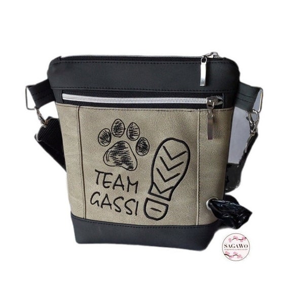 Gassitasche / Schultertasche mit "Team Gassi" bestickt , schwarz beige o. braun komplett abwischbar und aus robustem Kunstleder