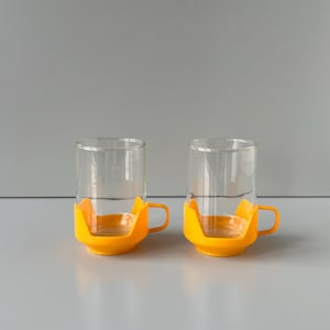 2 SUPERFEST Teetassen Gläser DDR I Glas Becher Plastik I Super Strong Tea-Glasses from East Germany GDR Schwepnitz