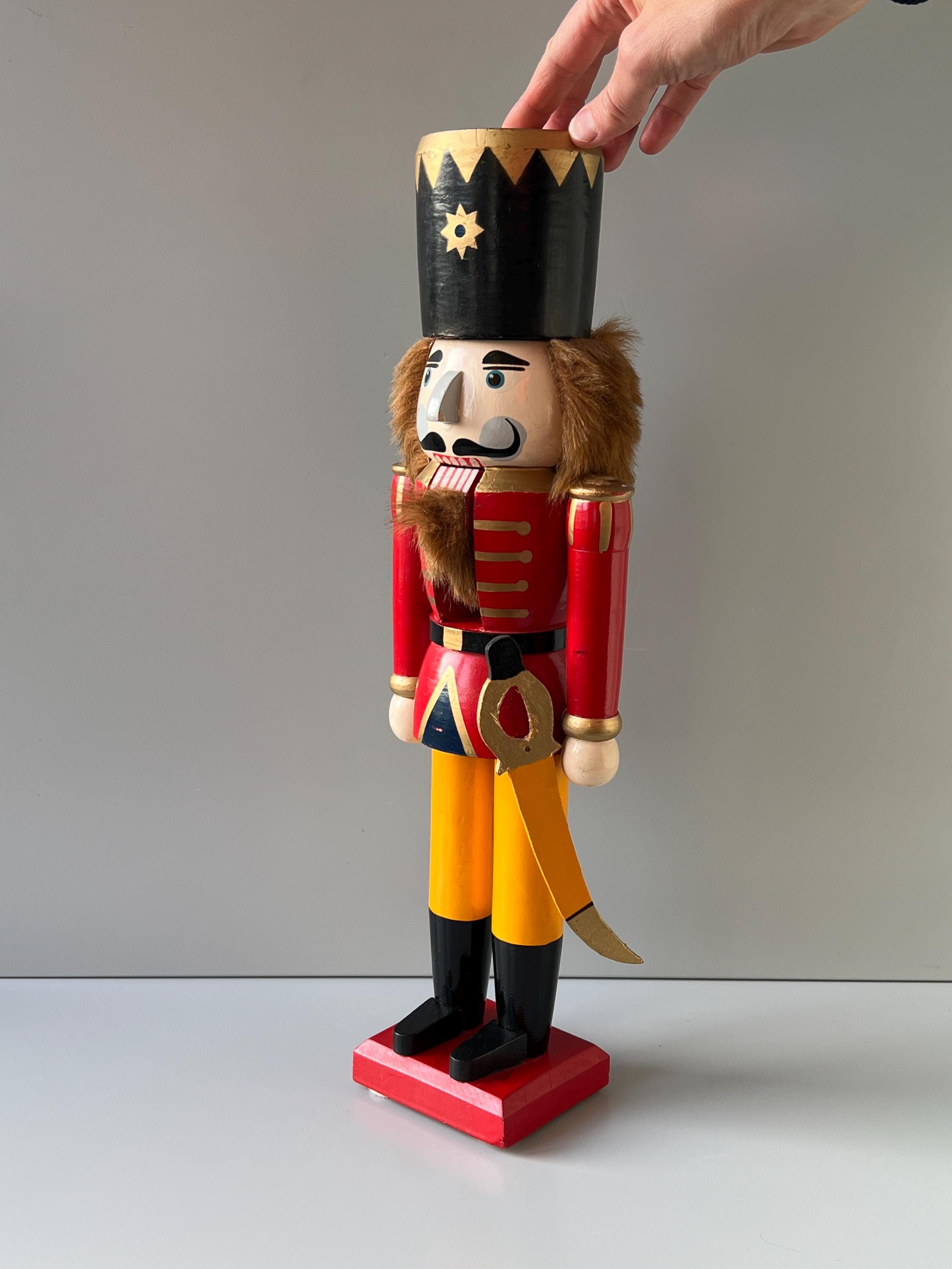 大きな木製くるみ割り人形 XXL |エルツ山地東ドイツのサンタクロース