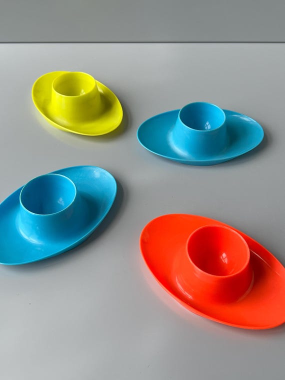 Bunte Eierbecher von WISCO DDR I Plaste Design I OST Plastik Geschirr