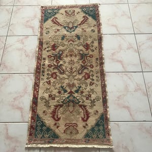 Handgewebter Vintage türkischer Teppich, kleiner anatolischer Kelim, Boho Akzent Teppich, einzigartiges rustikales Dekor, Boho Akzent Teppich für rustikale Wohnkultur