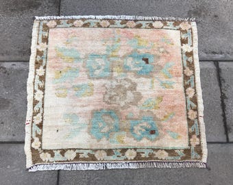 Rug Vintage Boho Entryway Mat 2 x 2 ft Handwoven Wool Turkish