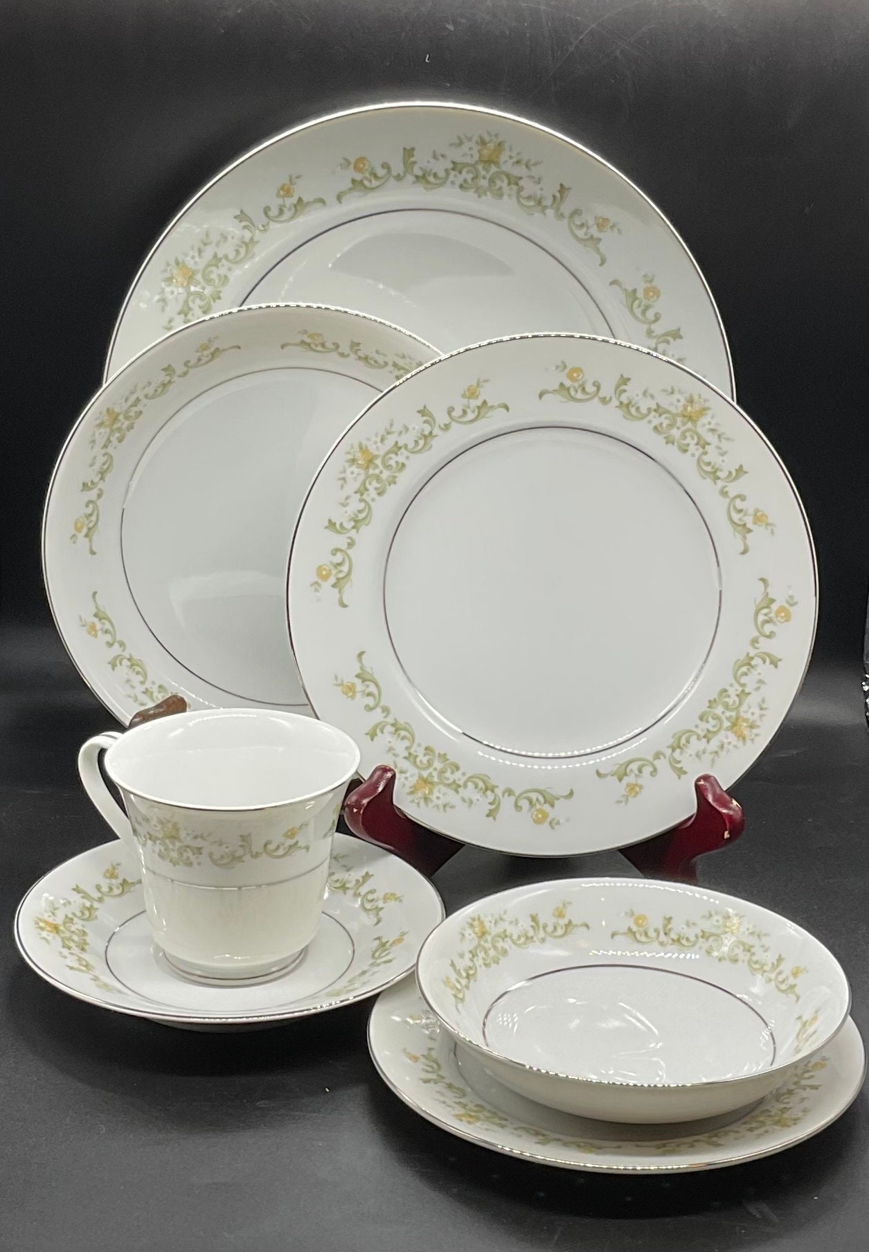 Vintage Towne House Platinum Regal 3090 Fine China 7 Piece Place