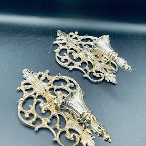 Vintage Gold Tone Ornate Metal Hollywood Regency Wall Hanging Pair of Candlestick Holders Sconces