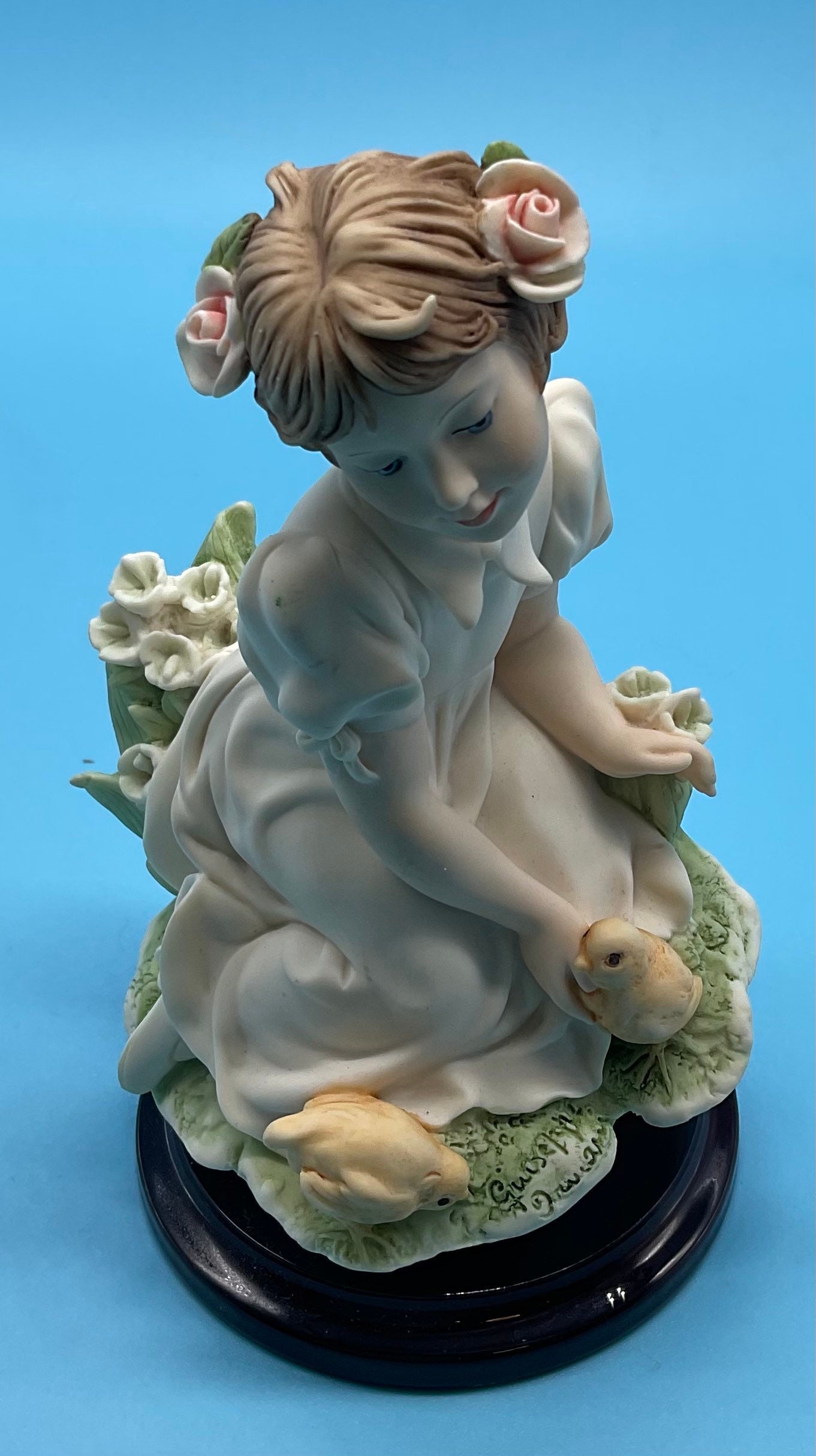 FLORENCE G.ARMANI LITTE SHEPHERDESS WITH FLOWERS