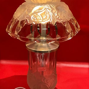 Vintage Heavy Glass Rose Accent Electric Table Lamp Made in Portugal