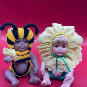 Vintage Anne Geddes Porcelain 2 Mini Collectible Dolls