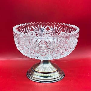 Cuenco vintage de cristal con pedestal de metal