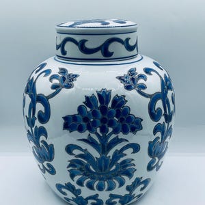 Vintage Blue and White Floral Ginger Jar Vase / Covered Vase
