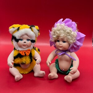 Vintage Anne Geddes Porcelain 2 Mini Collectible Dolls
