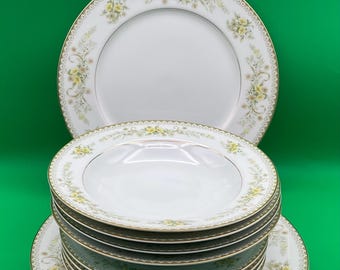 RARE 1970's Mikasa Vera Marigolds Set of 6 Dessert or Salad Plates