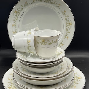 Vintage Towne House Platinum Regal 3090 Fine China 7 Piece Place Settig Dinner Set for 2(14 Pieces)