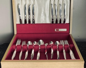 Vintage 1847 Rogers Bros IS “flair “ America Finest Silverplate 51