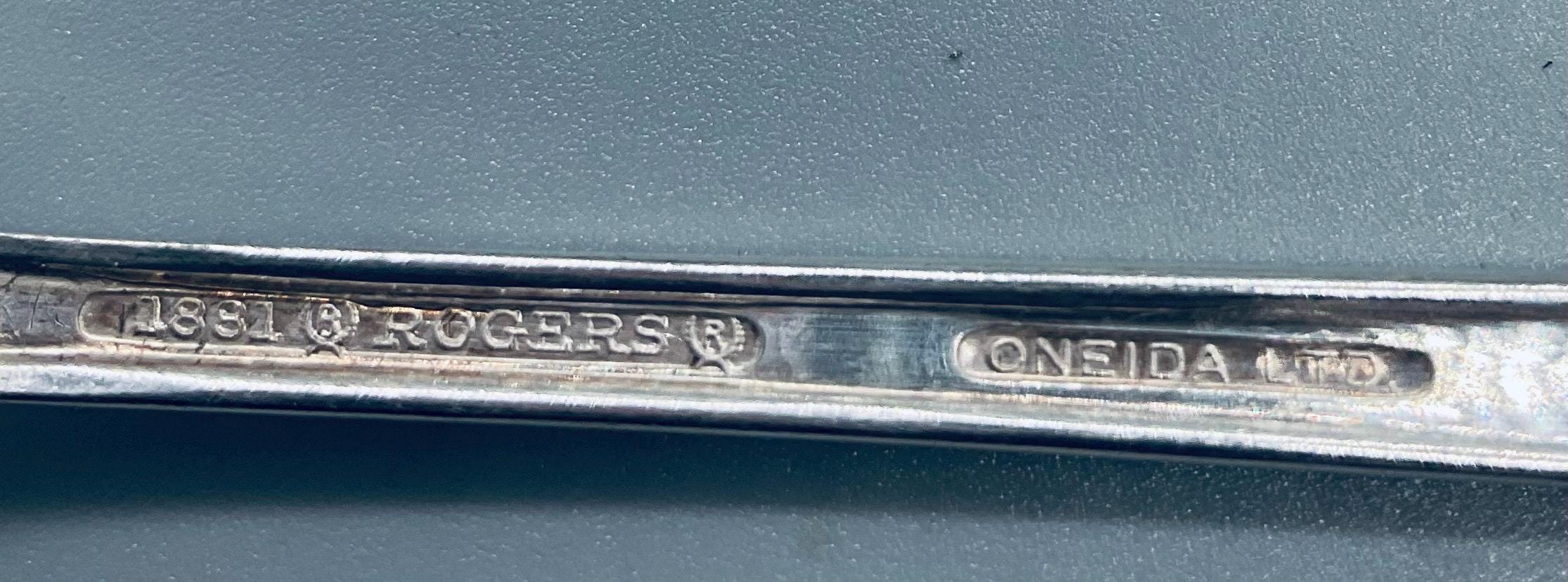 Vintage Rogers 1881 Oneida LTD Silverplated 52 Pieces