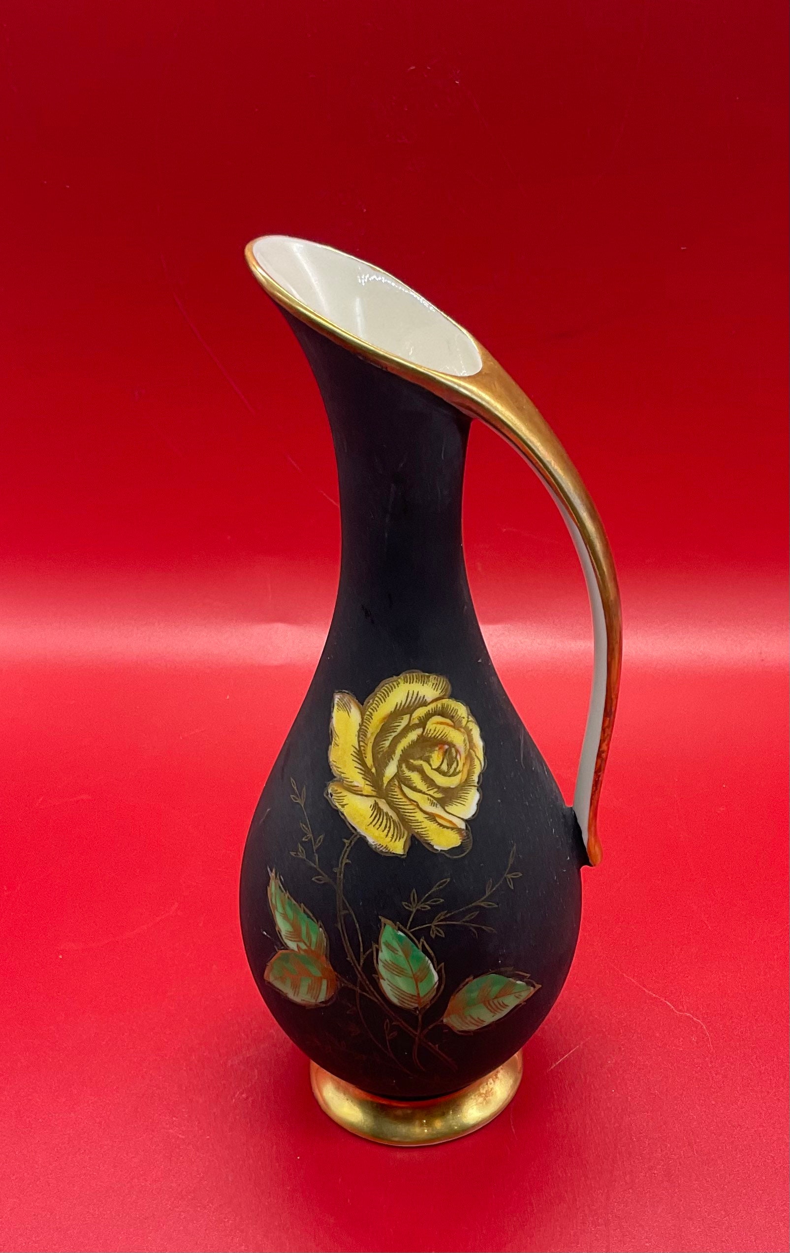 Vintage Royal Porzellan Bavaria KM Germany Handarbeit 22 Karat Gold Black and Yellow Rose Set of Pitcher/vase and Covered Bowl,decorative