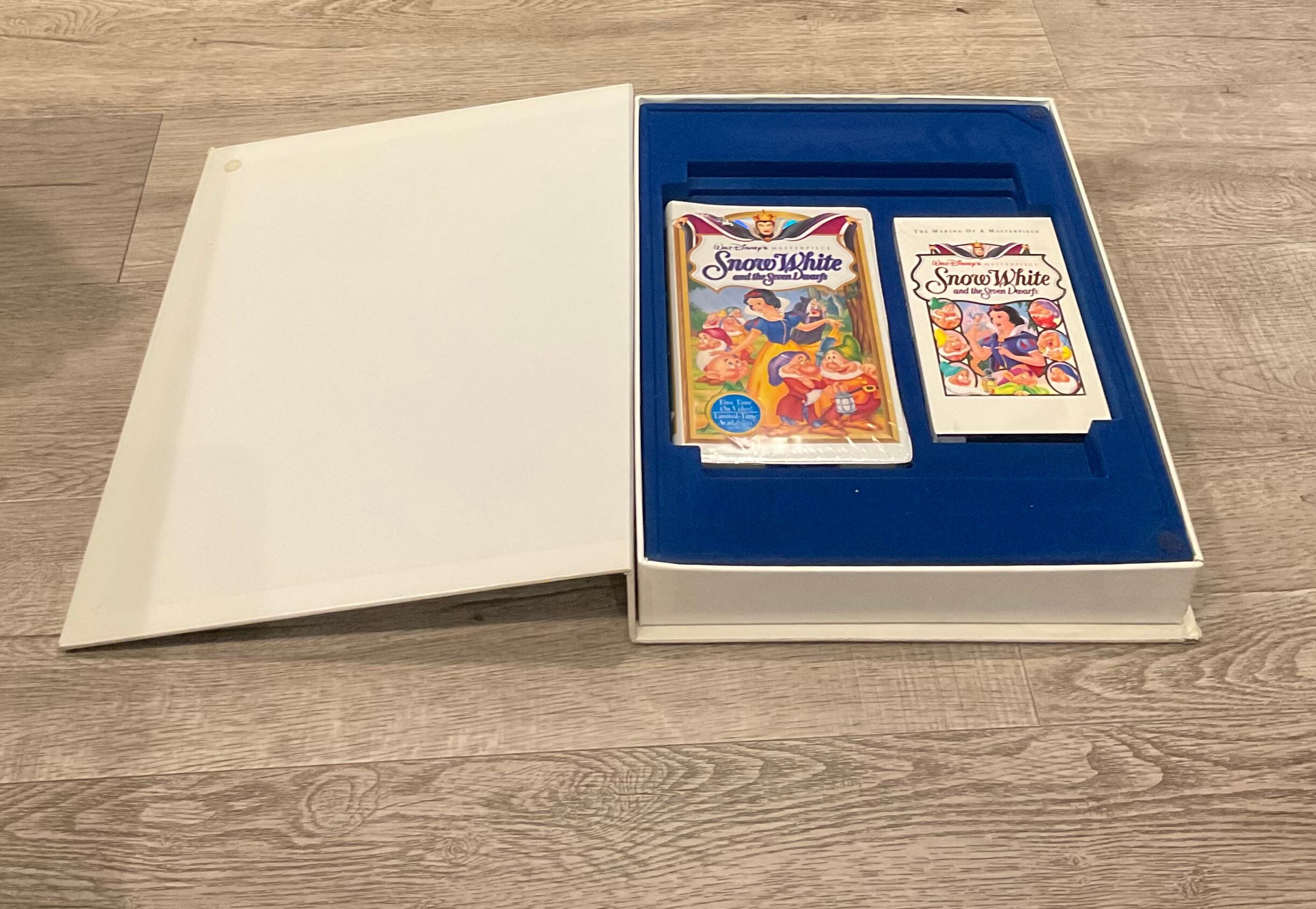 Exclusive Deluxe Video Edition Walt Disney Masterpiece “snow White