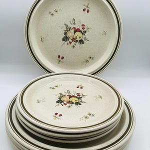 Vintage Royal Doulton Lambethware  L.S 1015 Cornwall 5 Dinner Plates and 5- Salad Plates ( 10 Pieces)Made in England
