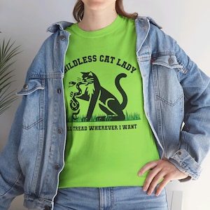 Kinderloze kattendame ik loop waar ik wil Shirt Kamala Harris Shirt liberaal shirt grappige kat Don't Tread on Me Gadsden 2024 verkiezing Neon Green