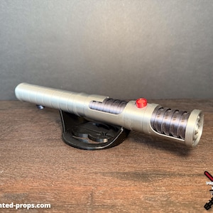 Quinlan Vos Lightsaber Hilt | Star Wars Replica | Hand Painted | Cosplay Prop | Display Base