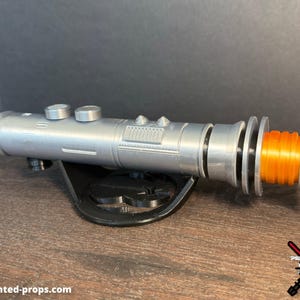 Shaak Ti Lightsaber Hilt | Star Wars Replica | Hand Painted | Cosplay Prop | Display Base