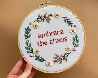 Hand Embroidered Flower Wreath, Floral Hoop, Custom Embroidery Hoop Art, Personalized Wall Decor, Wildflower Hoop Embroidery, Daisy Flower
