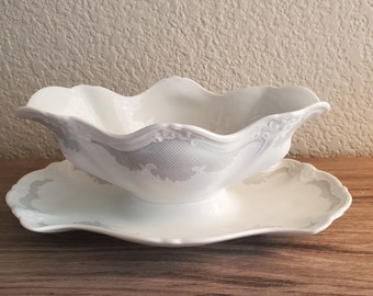 Rare Tirschenreuth "Baronesse Orleans" Gravy Boat with Attached Underplate Germany #1838