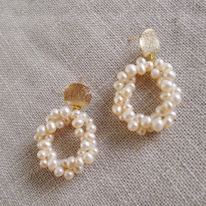 Brushed gold bridal earrings with fresh water pearls