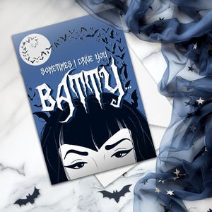 Drive You Batty Biglietto per la festa della mamma – Regalo per mamma gotica, design poster horror vintage, biglietto di auguri alternativo divertente per mamme spettrali