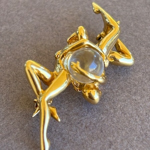 Charles Jourdan Paris Brooch – Two Women Holding Glass Orb, Gold-Tone Vintage Designer Statement Pin