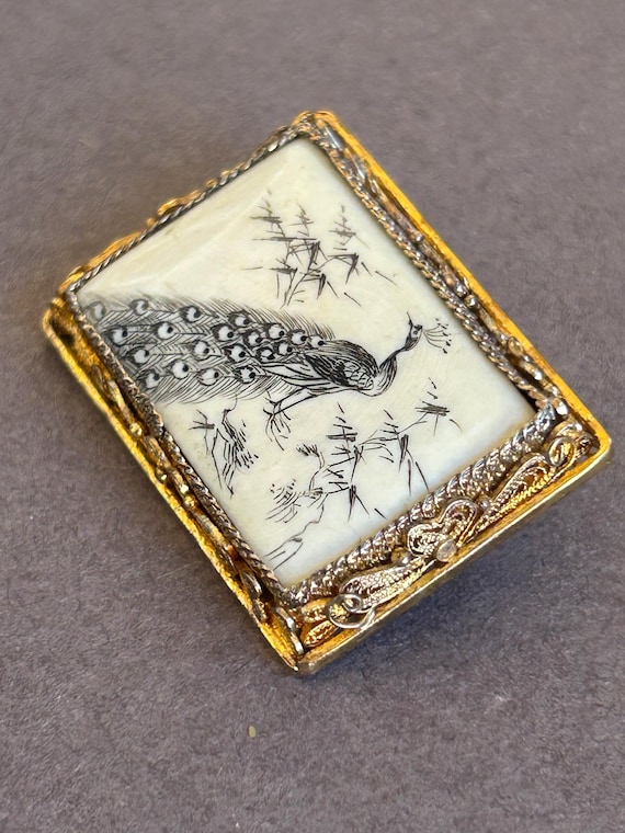 Broche Paon Vintage En Plaqué Argenté Avec Améthyste - Bijou Ancien D'occasion
