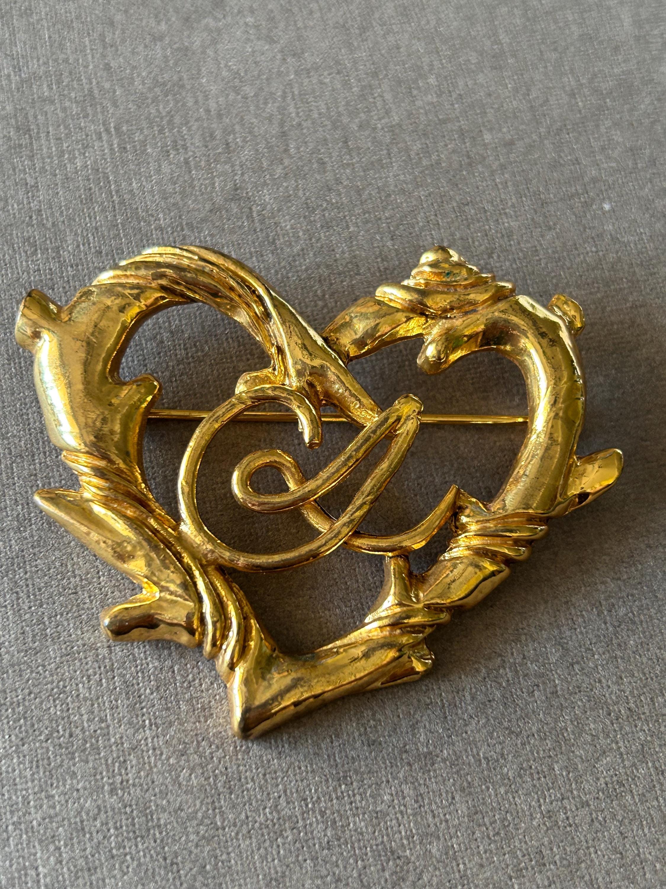 Christian Lacroix ハート型ブローチ CHRISTIAN LACROIX ~ Authentic Vintage Gold Plated Flowery