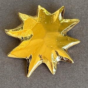 Vintage E.R. Diffusion Sunburst Brooch – Bold Gold Tone Starburst Pin, 1980s Statement Jewelry