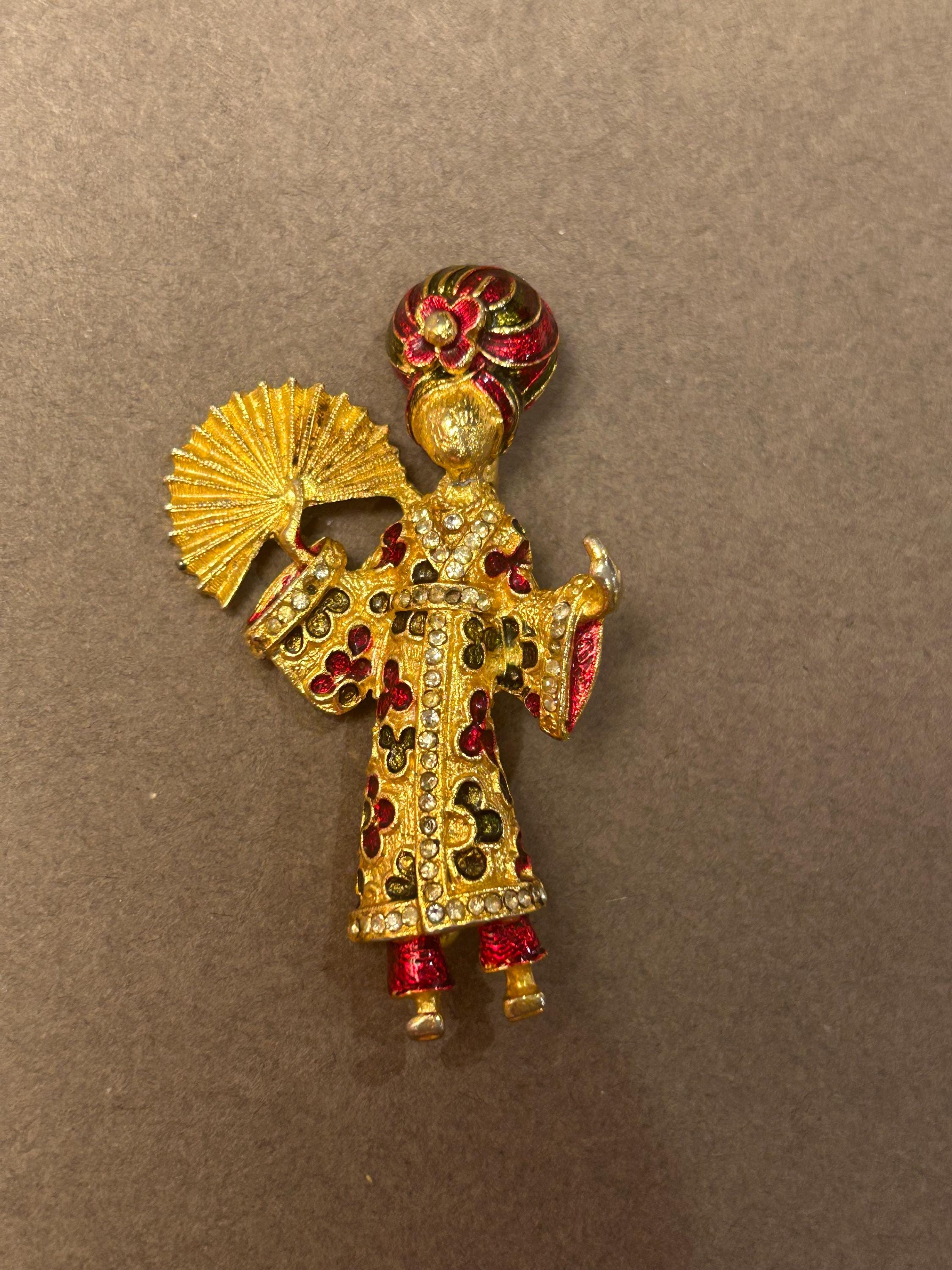 Spilla ventaglio in oro giallo 18kt diamanti e zaffiri (anni 40/50) - Asta Gioielli e Orologi Spilla ventaglio in oro giallo 18kt diamanti e zaffiri (anni 40/50) - Asta Gioielli e Orologi