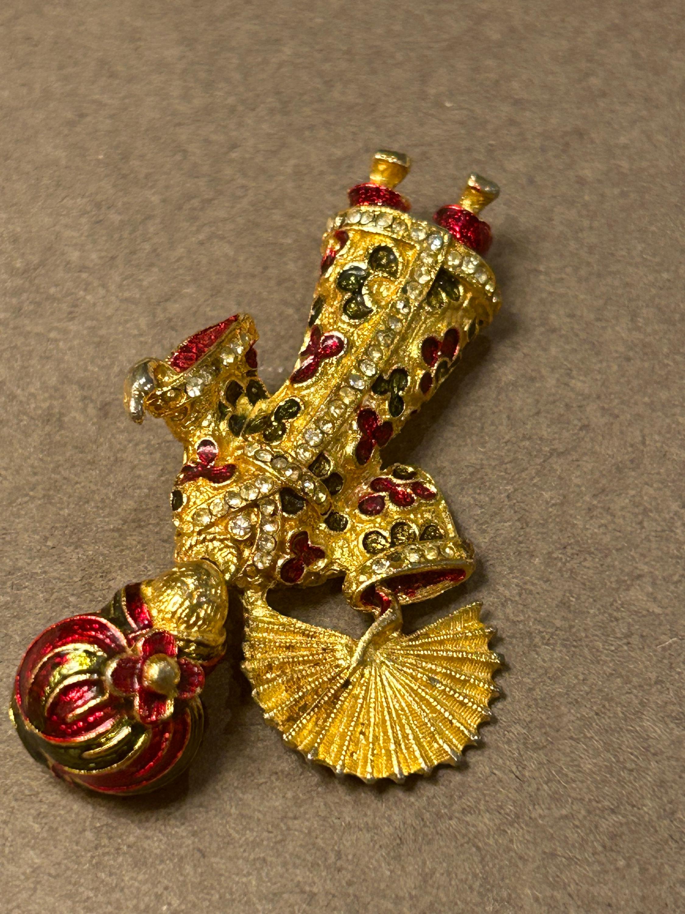Spilla tono argento e strass. | Tortolani Spilla tono argento e strass. | Tortolani