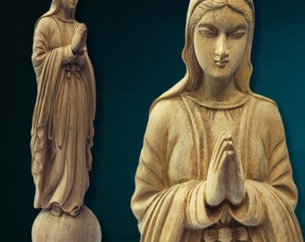 Estatua de madera de la Madre María rezando, Tallado en madera, Regalos del día de las madres, Único, Decoración de la habitación, Madera natural, Arte hecho a mano, Religión