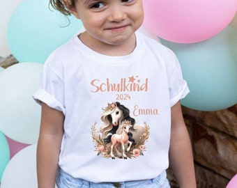 Kinder-T-shirt, schoolkind, paard, meisje met naam, gepersonaliseerd shirt voor de eerste schooldag, cadeau-idee, spreuk voor de eerste schooldag