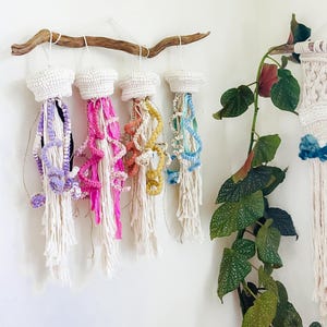 Macrame Jellyfish Decor,  Coastal Nursery Art, Beach House Nautical Theme, Ocean Bedroom Boho Style, Marine Creature
