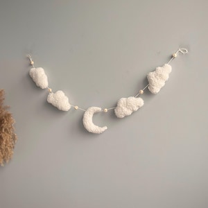 Guirlande pour chambre de bébé, décoration murale nuages et étoiles, guirlande de nuages bouclée, guirlande de nuages décoration lune