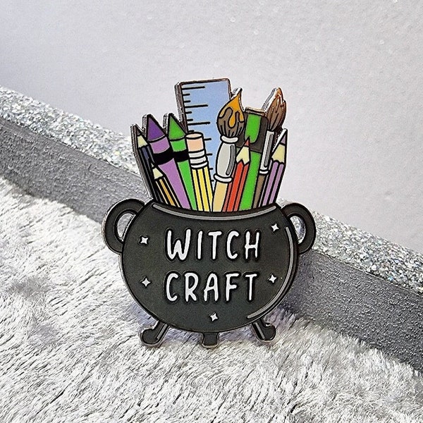 Witchcraft pin, enamel pin, cauldron pin, witch badge, art pin badge, gift for artist, creative pin, witchy gift, magic pin, craft pin badge