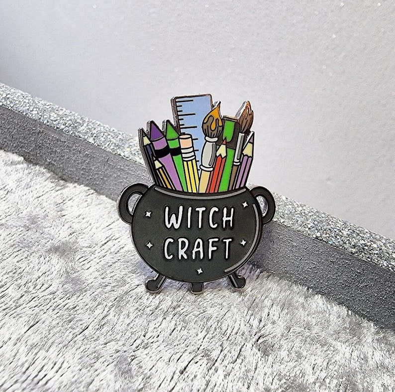 Witchcraft pin, enamel pin, cauldron pin, witch badge, art pin badge, gift for artist, creative pin, witchy gift, magic pin, craft pin badge image 1