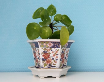 Petite jardinière en porcelaine japonaise avec fleurs multicolores, système de drainage et soucoupe, cache-pot hexagonal intérieur/extérieur, cache pot style Imari