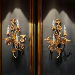 Pair of large gold sconces wall light with flowers and acanthus leaves made in Italy, 3 lights, Cord, plug and switch on demand