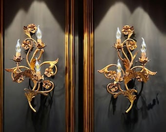 Pair of large gold sconces wall light with flowers and acanthus leaves made in Italy, 3 lights, Cord, plug and switch on demand