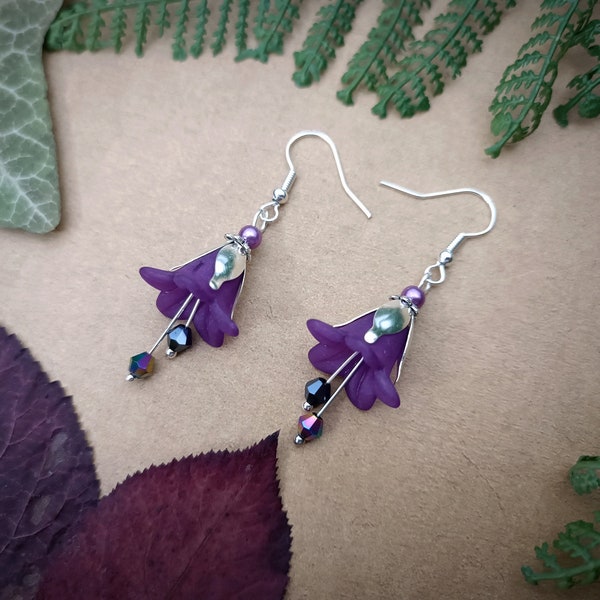 Violet bellflower earrings decorated with small beads ~ fairy flower earrings ~ fairycore ~ cottagecore ~ cosplay