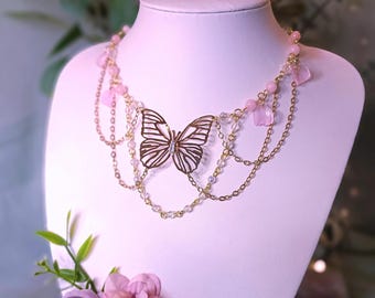 Anthea ~ Schmetterling Feen Collier Halskette mit Rosenquarz Perlen und Blütenblättern ~ Fairycore Fairytale Schmuck Cosplay Elfen Outfit