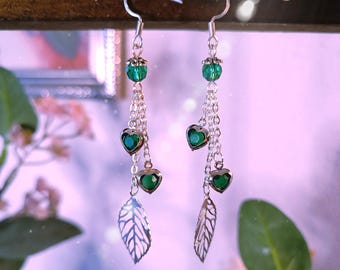 Rhea ~ zarte Ohrringe mit funkelnden Herzen und Blättern- Cottagecore Fairycore Kawaii Y2K Geschenk Feen Schmuck Hexen Schmuck