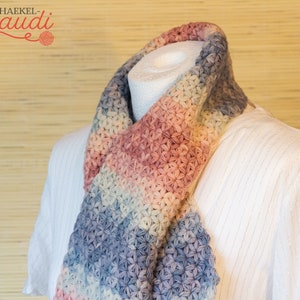 Crocheted children&#39;s scarf &quot;Emily&quot;