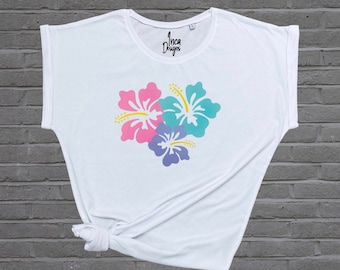 Hibiscus Top, Tropical Shirt, Hawaii T Shirt, Pretty T-Shirt, Summer Tops, Holiday Tshirt, Gift for Women, Summer Birthday Gift, Graphic Tee