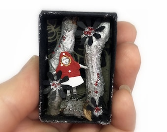 Little Red Riding Hood miniature diorama surprised,matchbox red little hidding hood startled,fairy tale,diorama artbox fairy tale