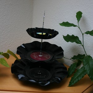 Vinyl, upcycling, record stand, three plate sizes 29 cm, 21 - 24 cm, 14 - 17 cm